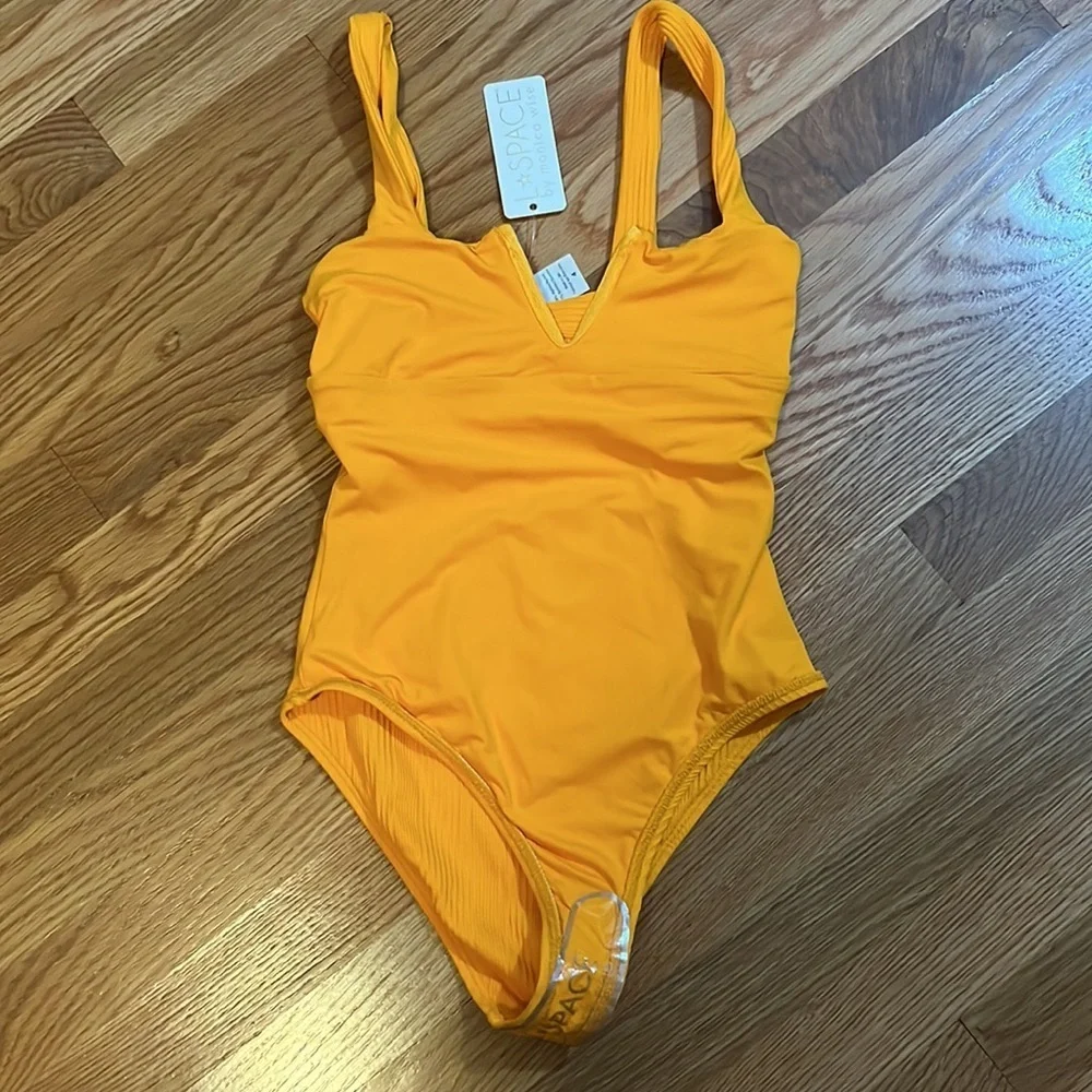 L*Space Cha Cha Pointelle Rib One Piece Swimsuit NWT Size 4 - Picture 15 of 17